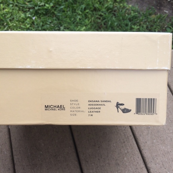 NIB Michael Kors Platform Heels - Picture 5 of 6